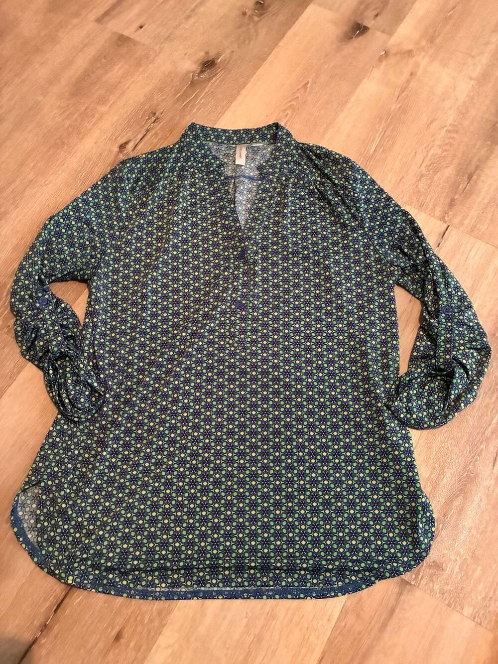 Tacera Women's Navy and Green Geometric Print Tab Sleeve Blouse Size L